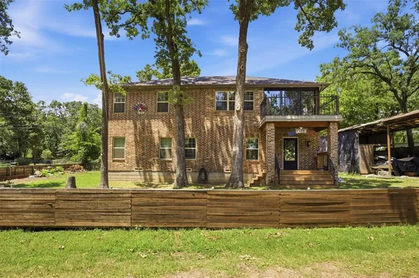 $450,000 | 222 Wedgewood Drive, Mabank, TX 75156