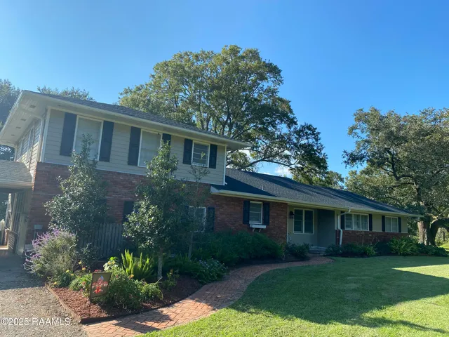 $270,000 | 14002 South Guegnon Street, Abbeville, LA 70510