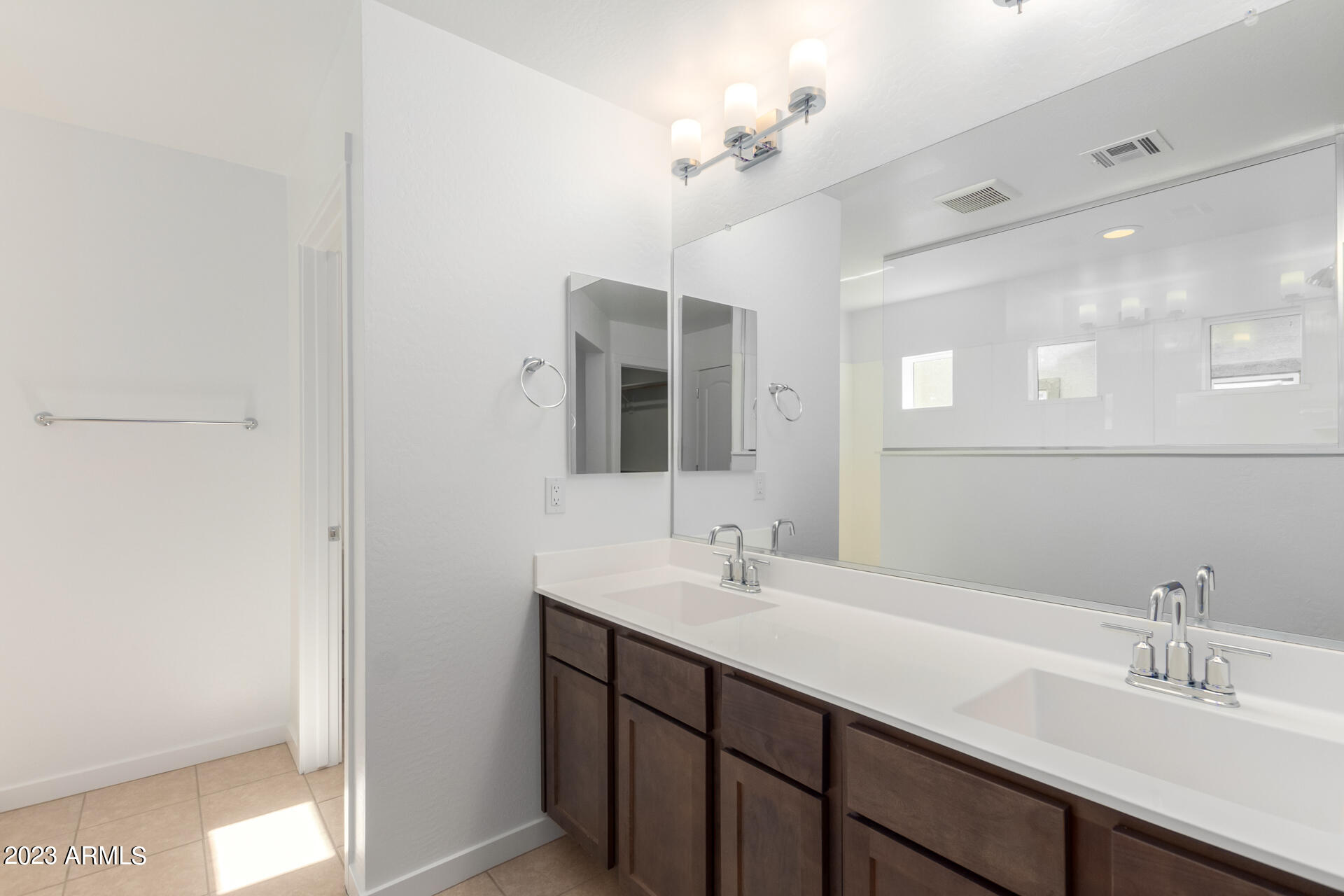 655 South Del Rancho Mesa, AZ 85208 - Photo 14 of 17 Master bath
