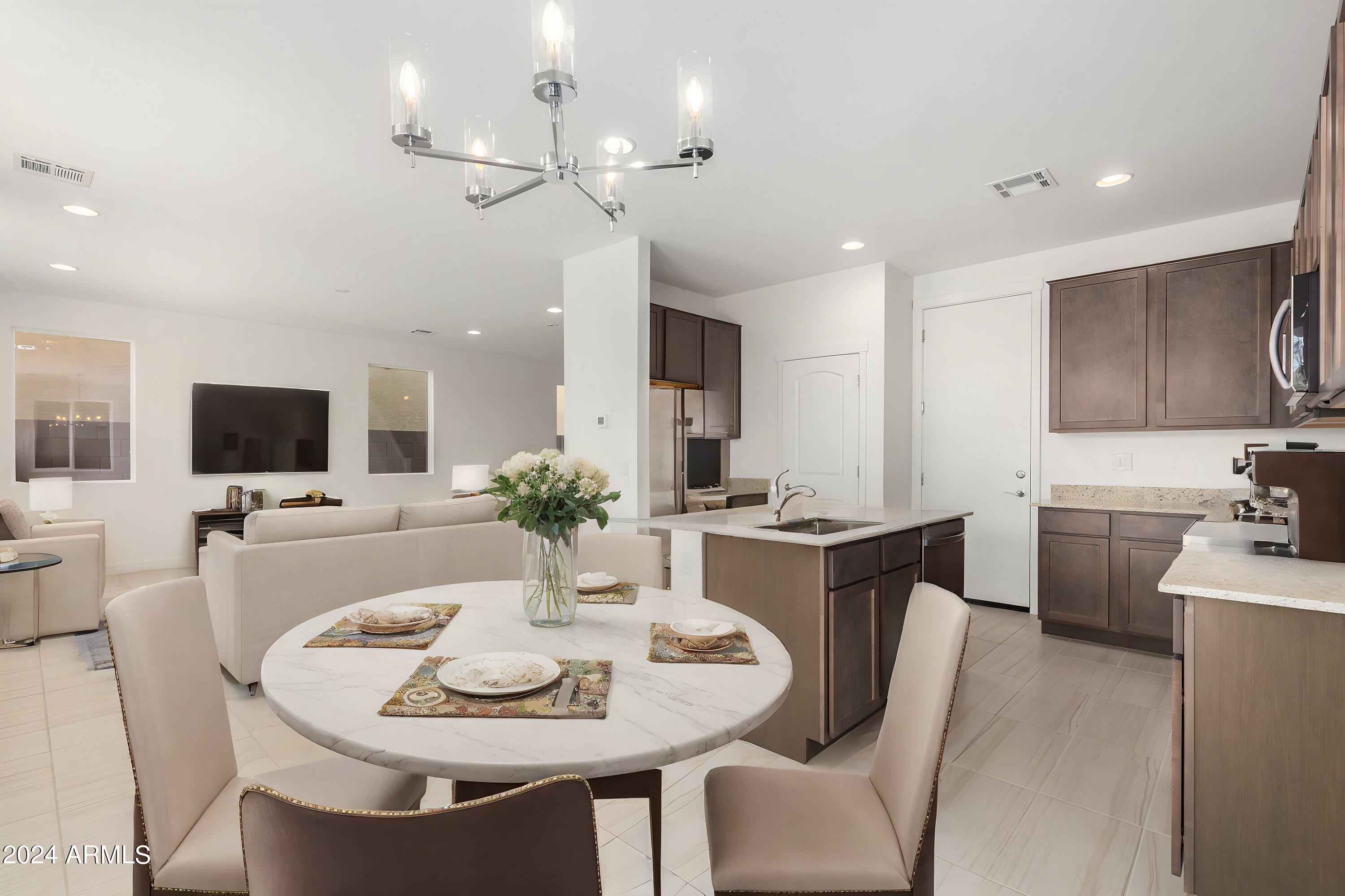 655 South Del Rancho Mesa, AZ 85208 - Photo 4 of 17 Kitchen VS
