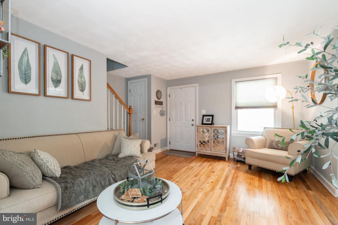 315 3rd Street Baltimore, MD 21206 - Photo 6 of 25 Liv Rm