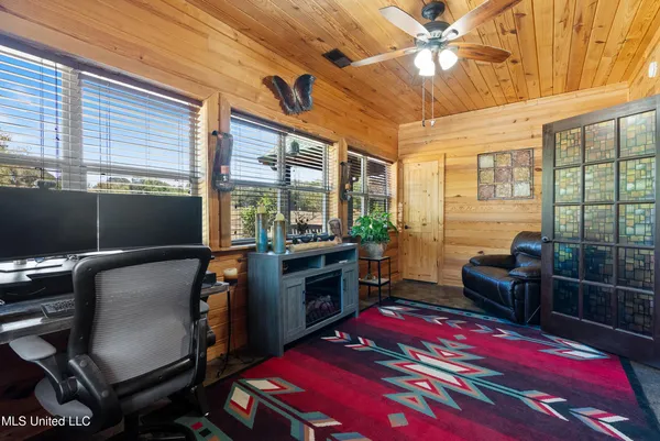 $575,000 | 748 Bluegoose Road, Sarah, MS 38665