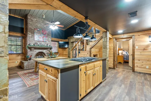 $575,000 | 748 Bluegoose Road, Sarah, MS 38665