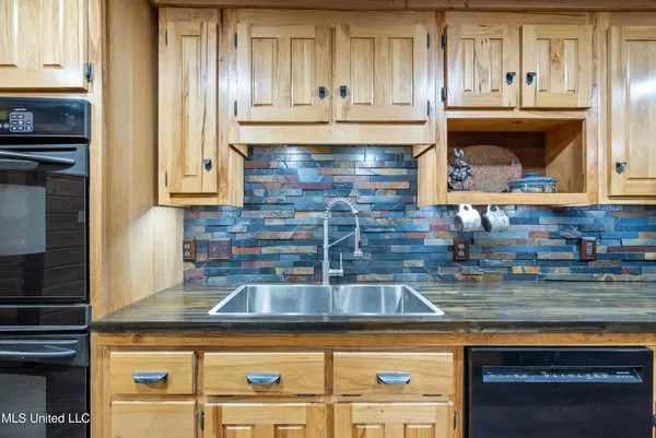 $575,000 | 748 Bluegoose Road, Sarah, MS 38665