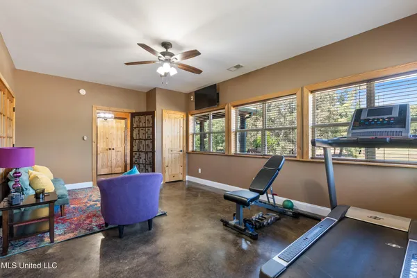 $575,000 | 748 Bluegoose Road, Sarah, MS 38665