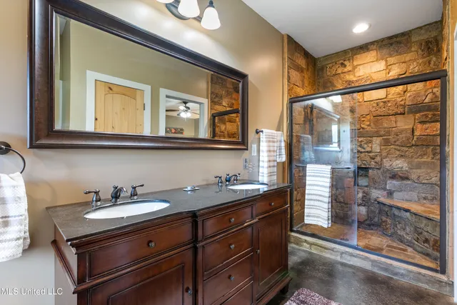 $665,000 | 748 Bluegoose Road, Sarah, MS 38665