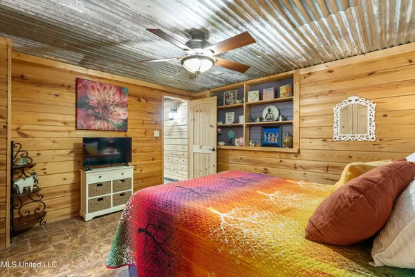 $575,000 | 748 Bluegoose Road, Sarah, MS 38665