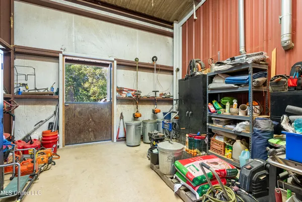 $575,000 | 748 Bluegoose Road, Sarah, MS 38665