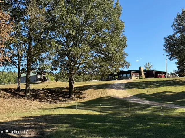 $665,000 | 748 Bluegoose Road, Sarah, MS 38665