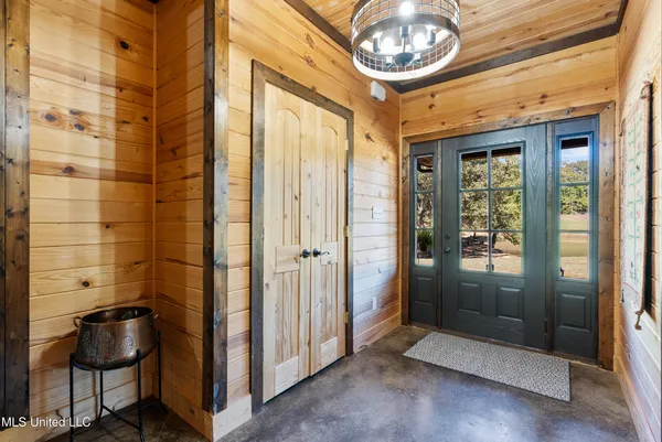 $575,000 | 748 Bluegoose Road, Sarah, MS 38665