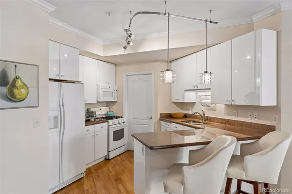 $700,000 | 111 South Monroe Street, Unit B102, Denver, CO 80209