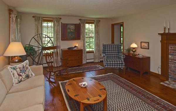 459 High Street Walpole, MA 02081 - Photo 4 of 30 Gallery Image 4