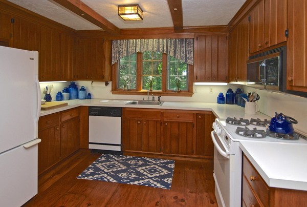 459 High Street Walpole, MA 02081 - Photo 9 of 30 Gallery Image 9