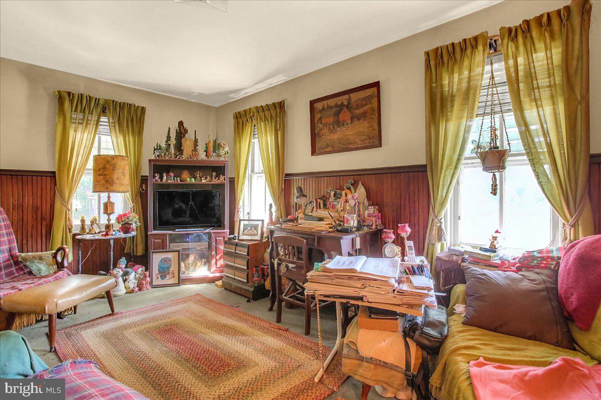 510 Gibraltar Road Reading, PA 19606 - Photo 3 of 12 Gallery Image 3