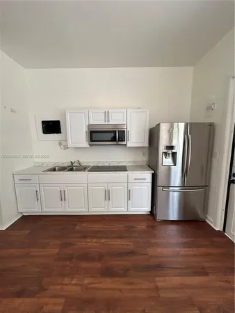 $1,450 | 2516 Cleveland Street, Unit B, Hollywood, FL 33020