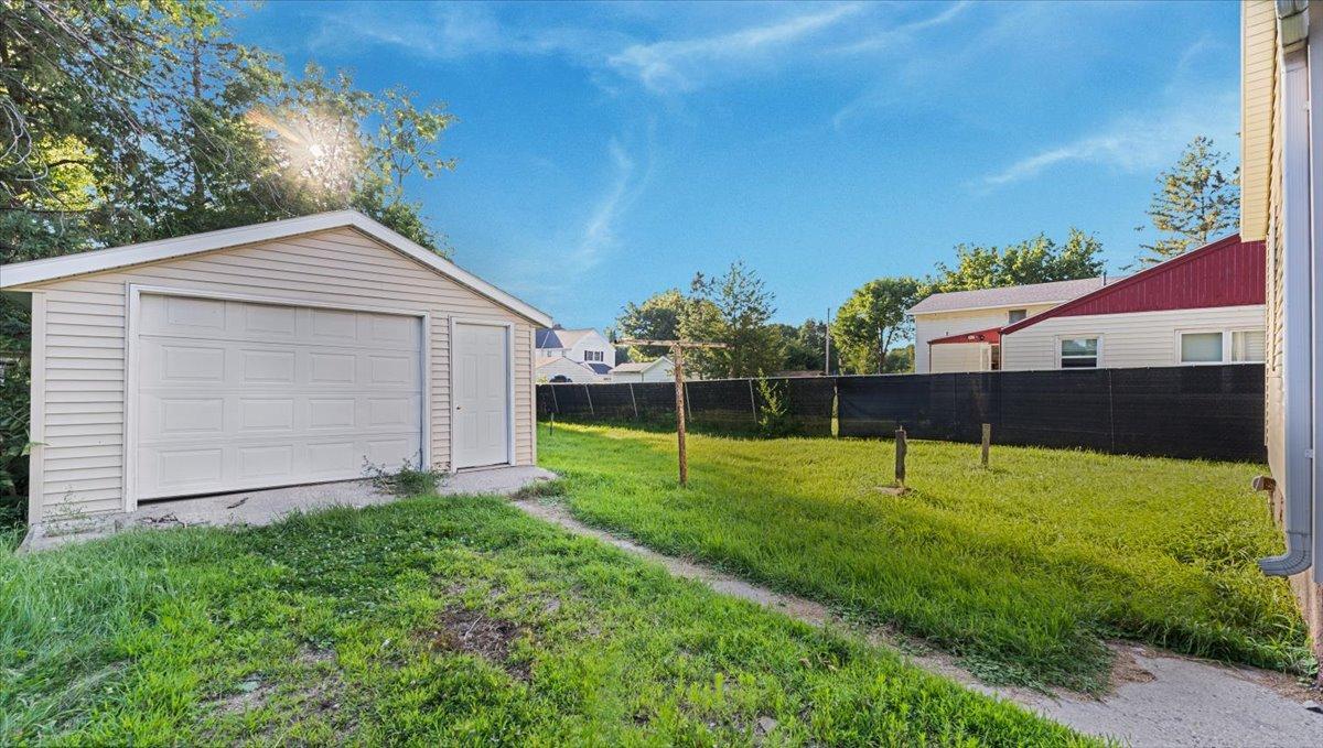 908 2nd Street Southwest Willmar, MN 56201 - Photo 4 of 14