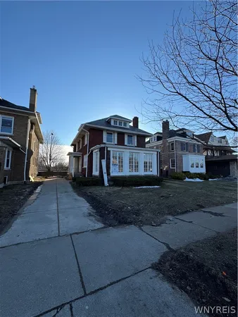 $3,600 | 81 Humboldt Parkway, Buffalo, NY 14214