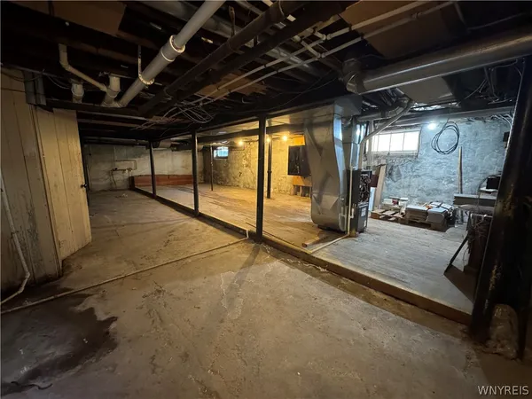 $3,600 | 81 Humboldt Parkway, Buffalo, NY 14214