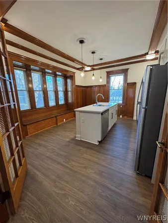 $3,600 | 81 Humboldt Parkway, Buffalo, NY 14214