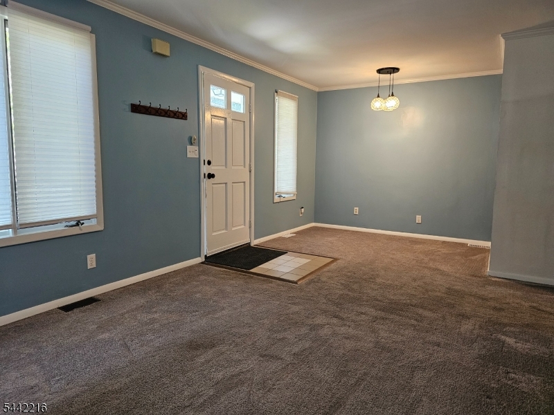 22 Amherst Way Hopatcong, NJ 07843 - Photo 3 of 10