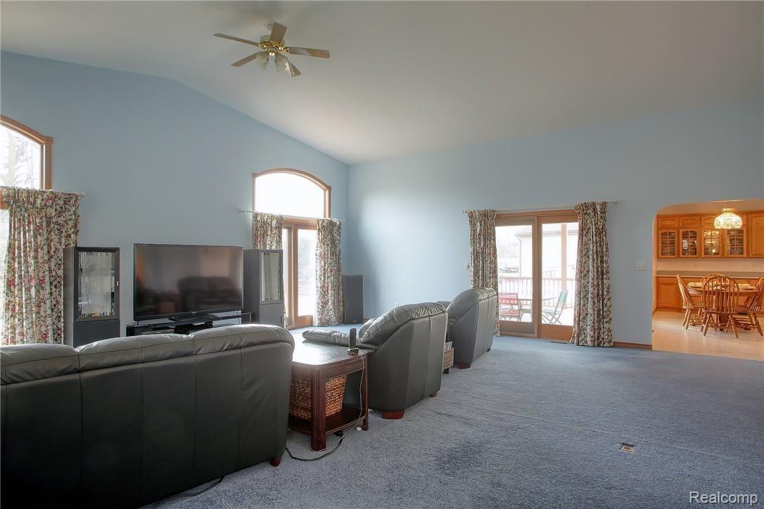 27741 Johnson Road Grosse Ile, MI 48138 - Photo 10 of 32 10-Family Room 2nd View.jpg