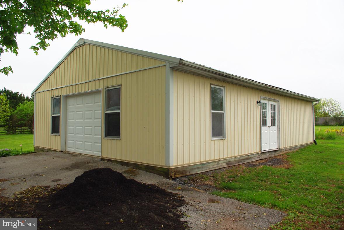 555 Teeter Road Littlestown, PA 17340 - Photo 19 of 28 28 X 40 Pole Building w Electric