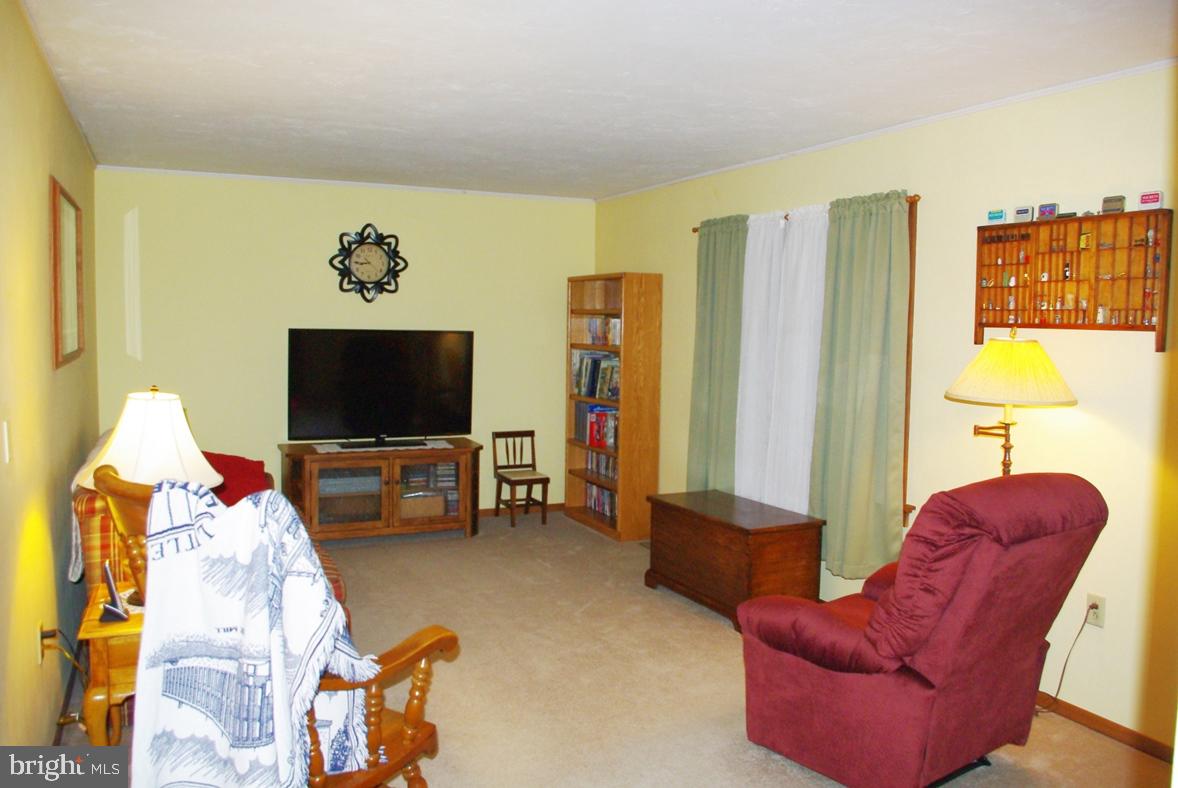 555 Teeter Road Littlestown, PA 17340 - Photo 4 of 28