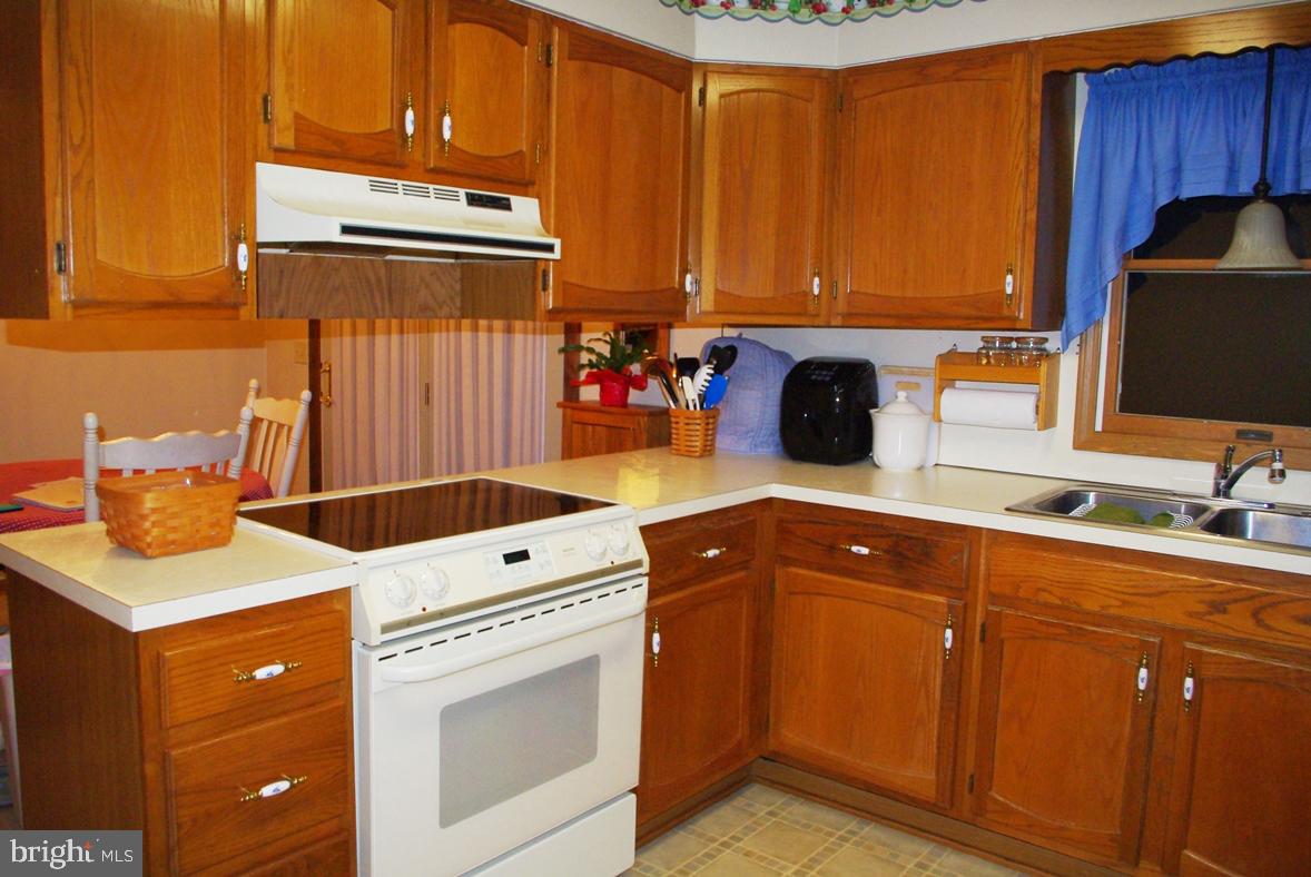 555 Teeter Road Littlestown, PA 17340 - Photo 6 of 28