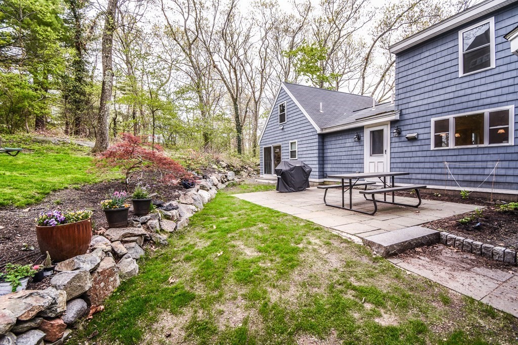 4 Davis Road Lexington, MA 02421 - Photo 3 of 38
