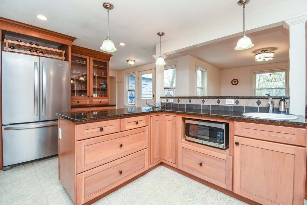 4 Davis Road Lexington, MA 02421 - Photo 8 of 38
