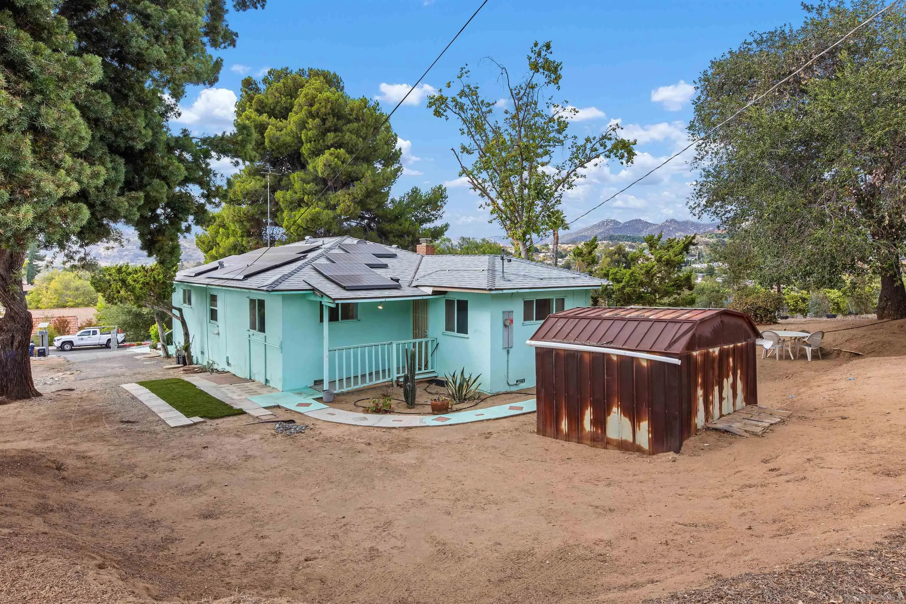 2439 Patterson Road Escondido, CA 92027 - Photo 8 of 36