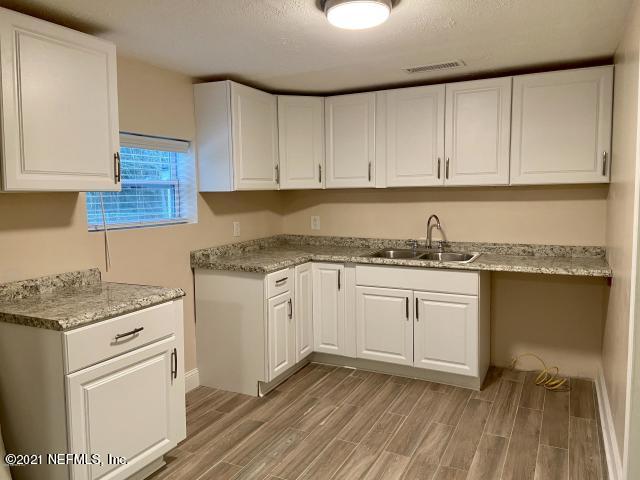 2339 Brooklyn Road Jacksonville, FL 32209 - Photo 5 of 11 20200617121935338420000000-4