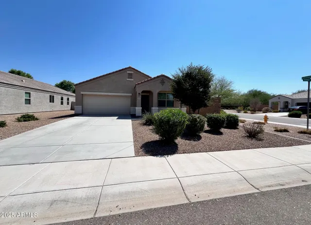 $1,750 | 28945 North Amber Way, San Tan Valley, AZ 85143