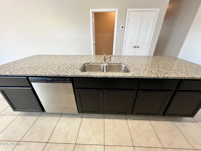 $1,750 | 28945 North Amber Way, San Tan Valley, AZ 85143