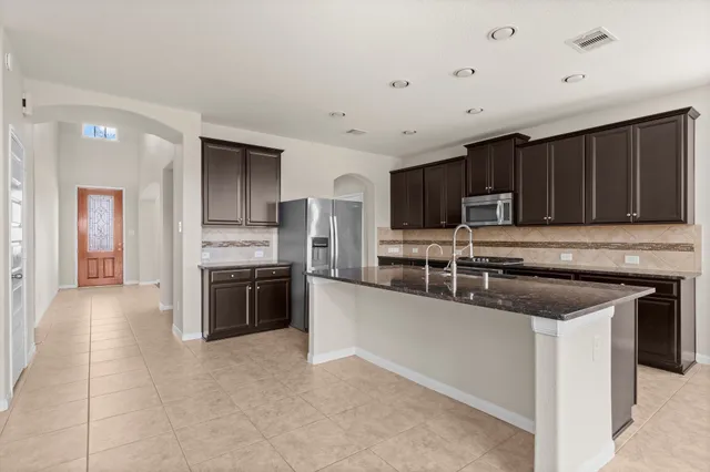 $2,700 | 18115 Fernwood Bend Drive, Tomball, TX 77377