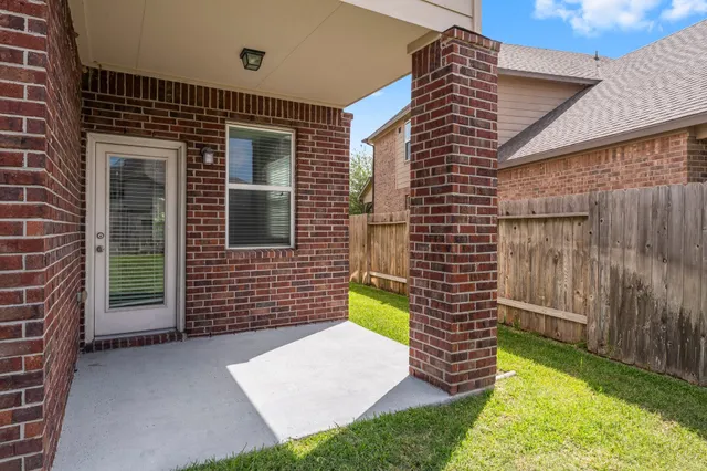 $2,700 | 18115 Fernwood Bend Drive, Tomball, TX 77377