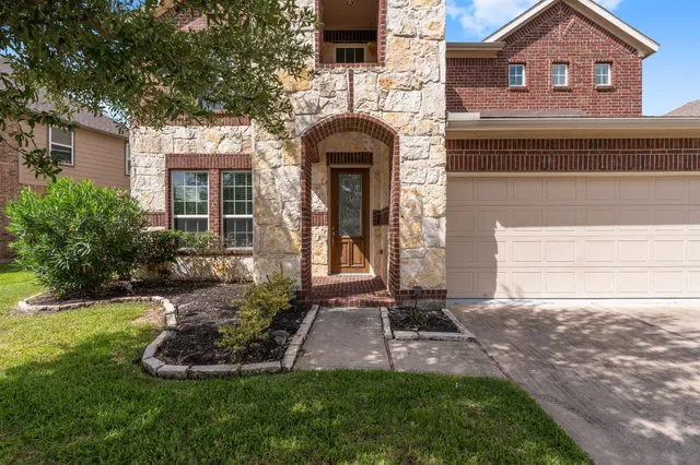 $2,700 | 18115 Fernwood Bend Drive, Tomball, TX 77377