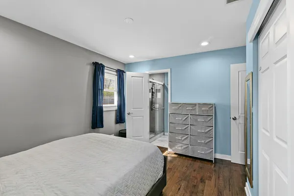 $350,000 | 604 Newberry Drive, Streamwood, IL 60107