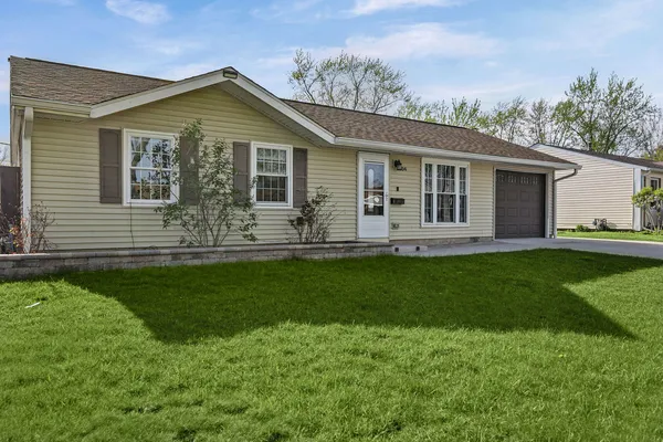 $350,000 | 604 Newberry Drive, Streamwood, IL 60107