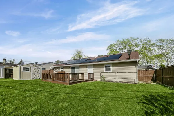 $350,000 | 604 Newberry Drive, Streamwood, IL 60107
