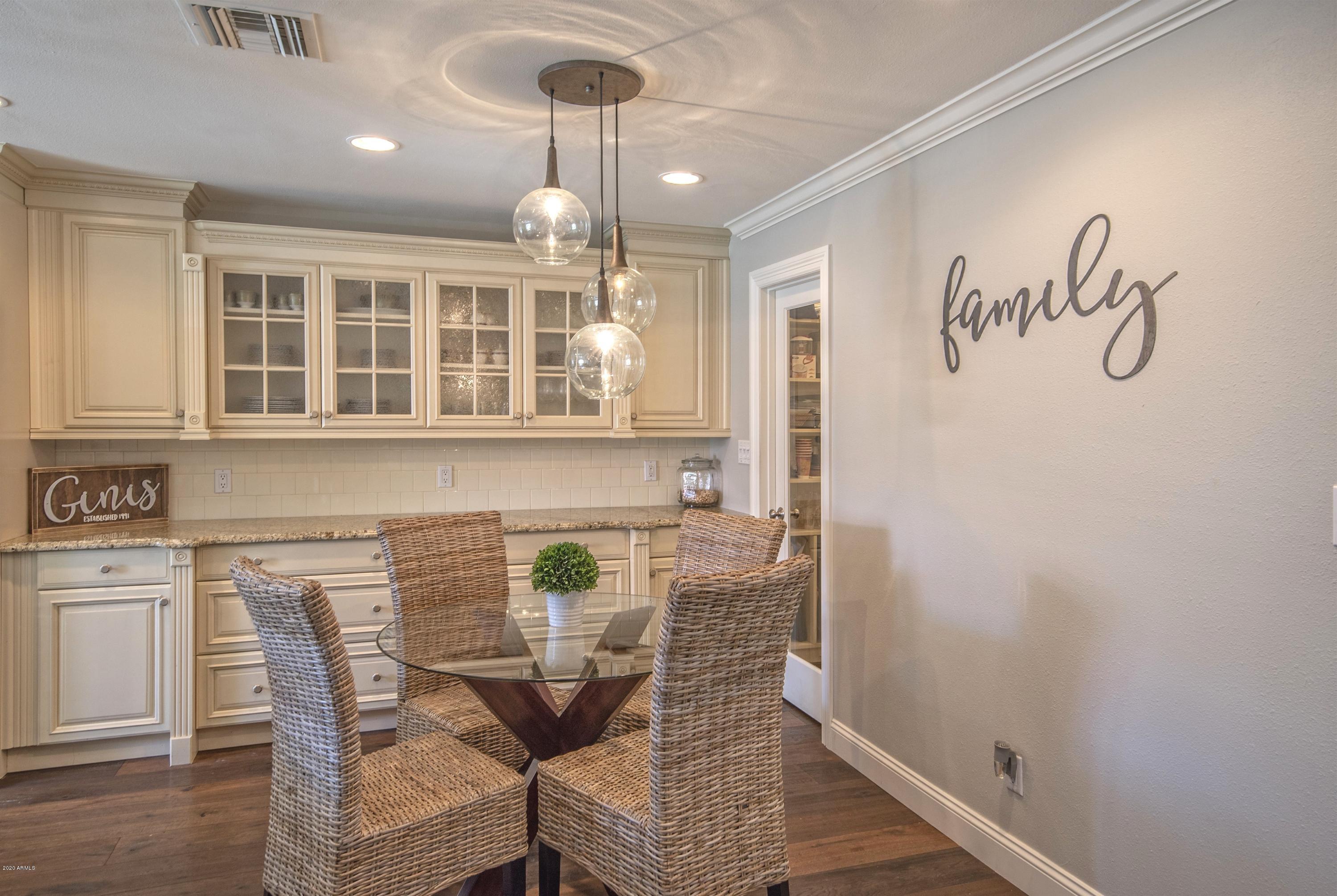 3841 East Elm Street Phoenix, AZ 85018 - Photo 8 of 23 009_Casual Dining