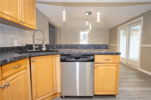 $279,000 | 156 Parkwood Avenue, Buffalo, NY 14217