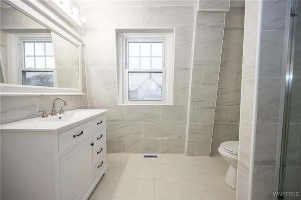 $279,000 | 156 Parkwood Avenue, Buffalo, NY 14217