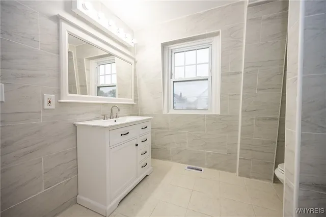 $279,000 | 156 Parkwood Avenue, Buffalo, NY 14217