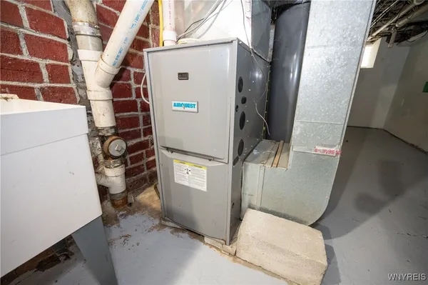 $279,000 | 156 Parkwood Avenue, Buffalo, NY 14217