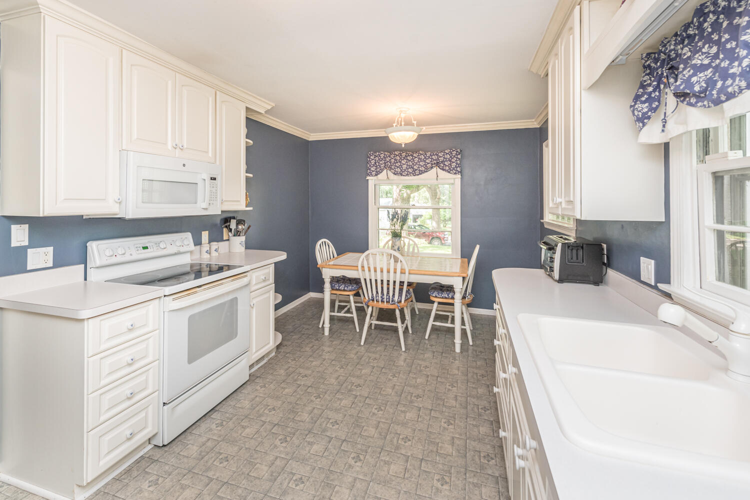 719 Sunset Road Ann Arbor, MI 48103 - Photo 16 of 65 Kitchen
