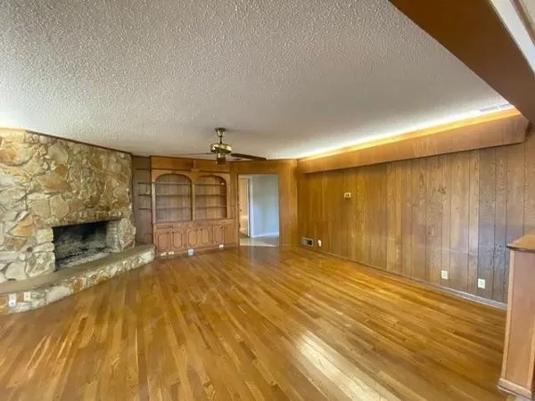 $2,800 | 703 Merit Street, Farmersville, TX 75442