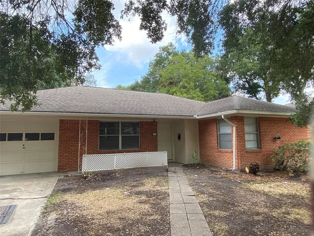$1,900 | 5110 West 43rd Street, Houston, TX 77092