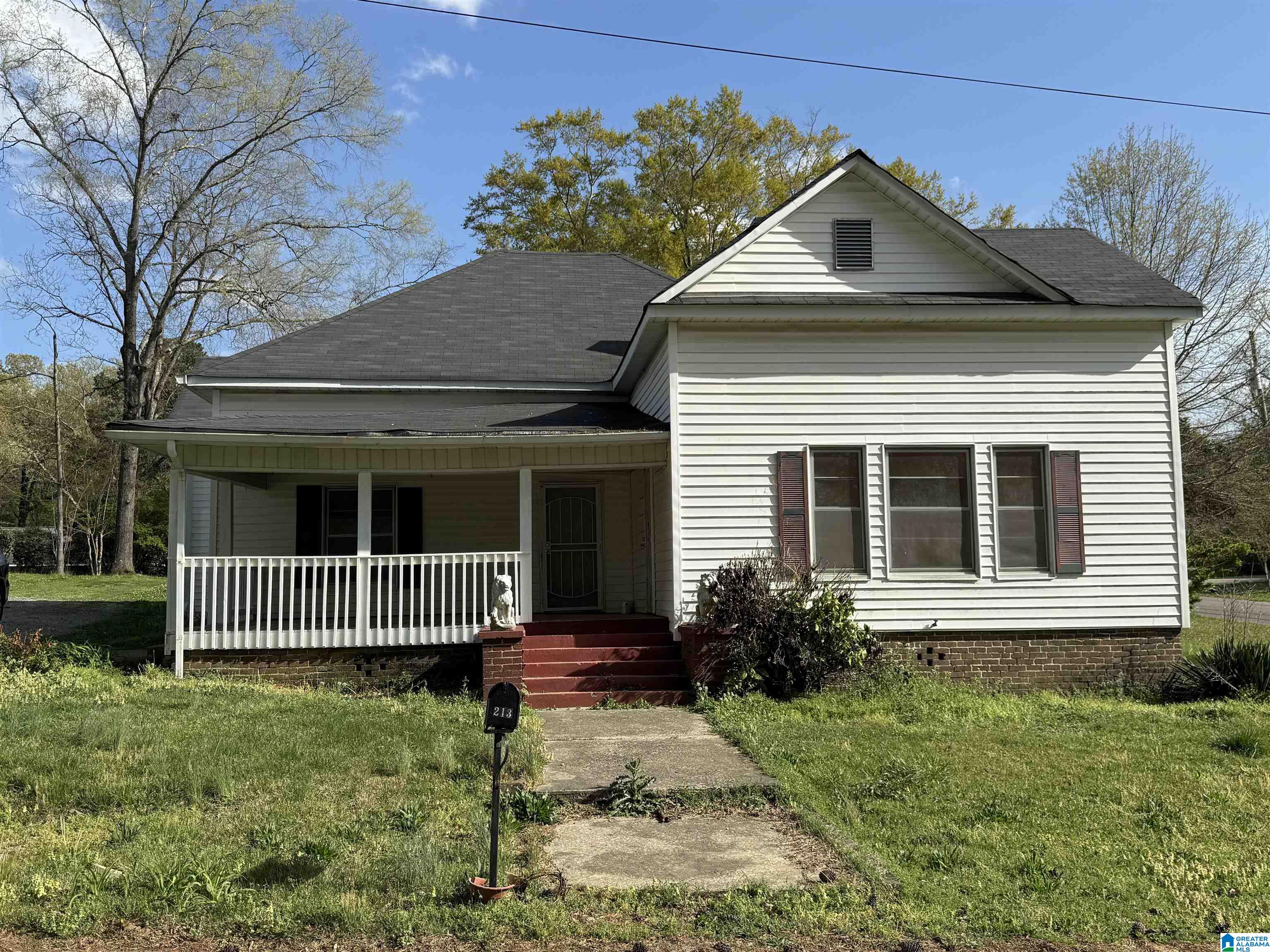 213 Adams Avenue West Oneonta, AL 35121 - Photo 1 of 23