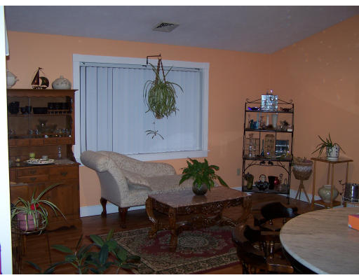 61 Sutton Road Webster, MA 01570 - Photo 21 of 30 Gallery Image 21